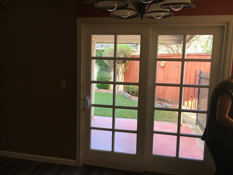 Building Photo - 2009 Hearthstone Ln