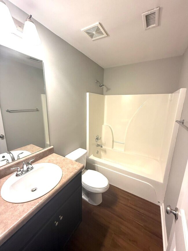 Building Photo - ** 3 Bed 2 Bath located in Burbank Crossing ** Call 334-366-9198 to schedule a self tour