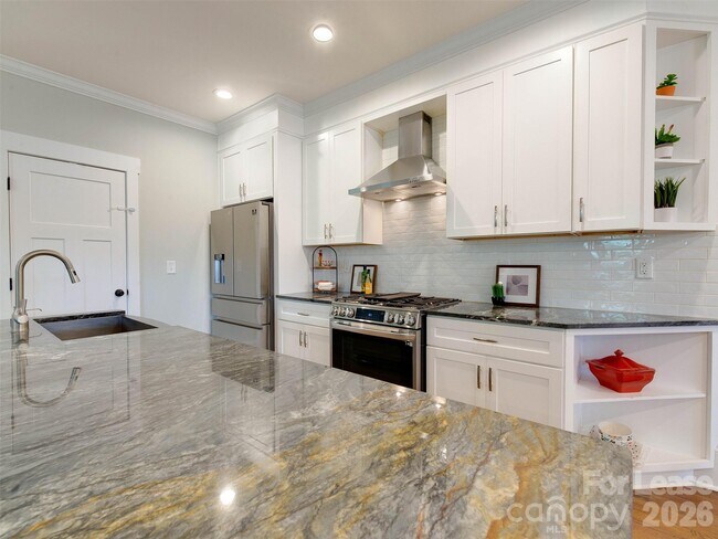 Building Photo - 326 State St