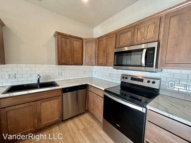 Building Photo - 4 br, 3.5 bath House - 3701 E Siasconset Pl