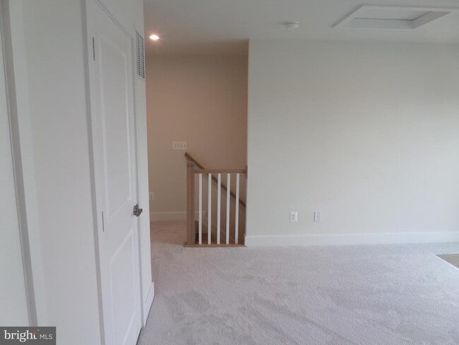 Building Photo - 2718 River Birch Rd