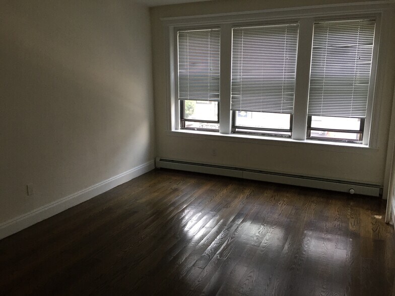 Building Photo - 74 Brainerd Rd