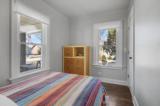 Building Photo - 136 E Jackson St