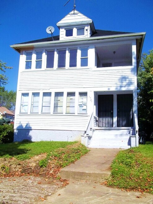 Building Photo - 1721 Rosedale Ave