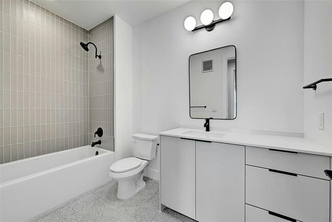 Building Photo - 1701 Simond Ave Ave