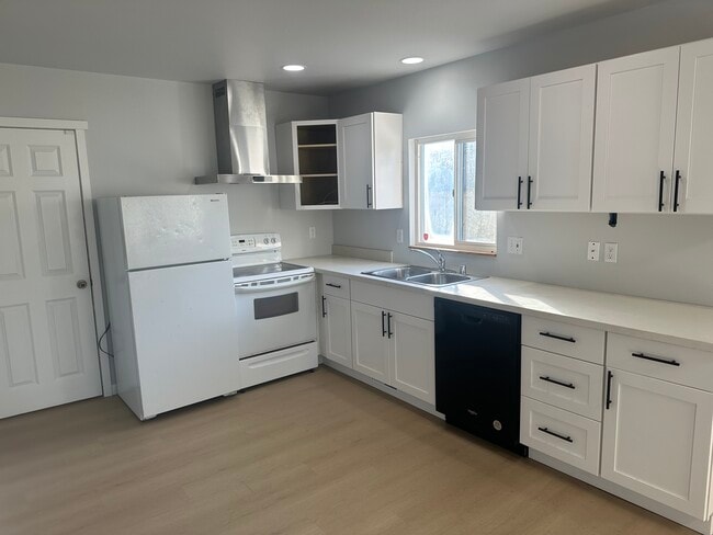 Building Photo - 206 168th St E