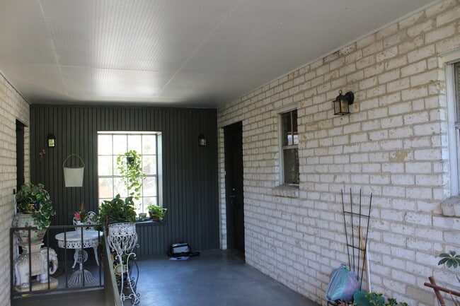 Building Photo - *COMING SOON* Upstairs Condo with Premium Amenities & Hardwood Floors!