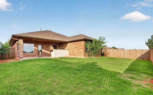Building Photo - 3433 NW 164th Terrace