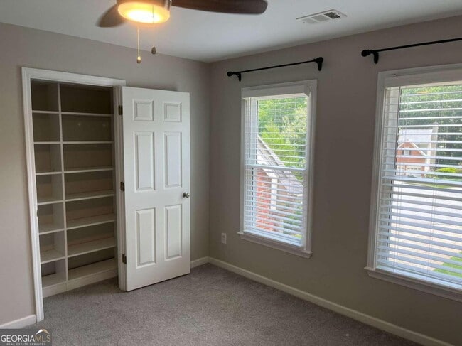 Building Photo - 2400 Rose Walk Dr