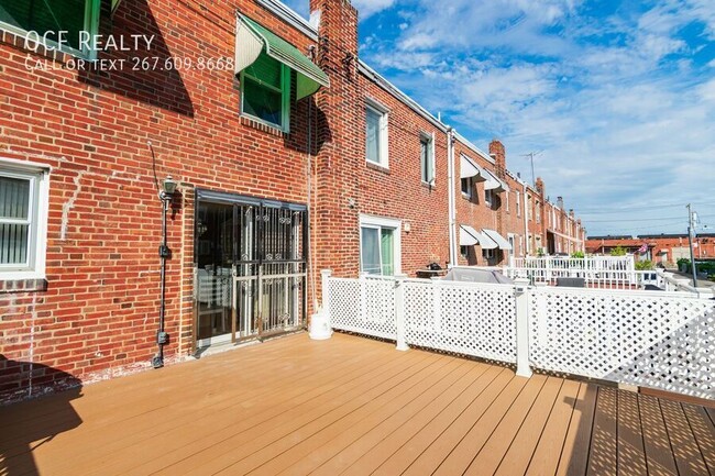 Building Photo - Three Bed Grays Ferry Home