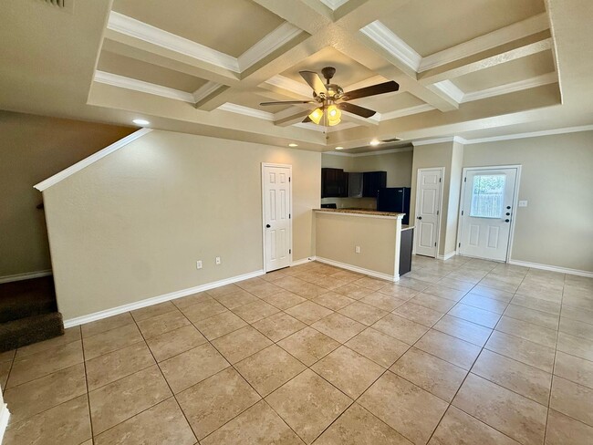 Building Photo - Beautiful 3 BR, 2.5 bath townhome located in the Judson School District