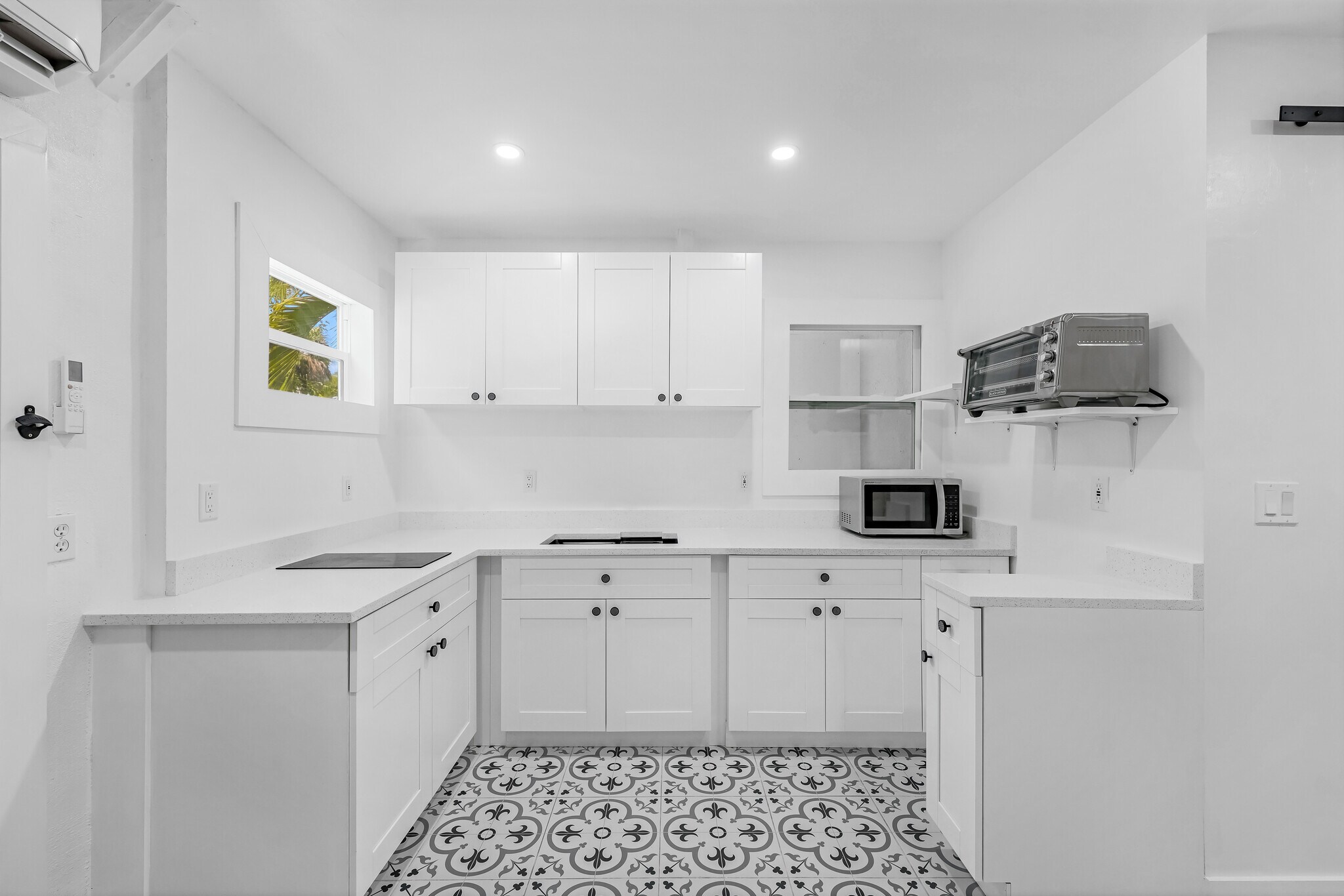 Building Photo - 175 5th St