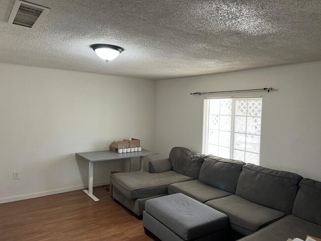 Building Photo - 10025 N 14th St