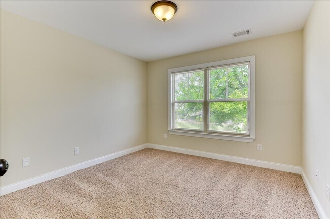 Building Photo - 4215 Windslow Dr