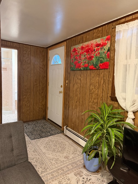 Building Photo - 77 Anderson Ave