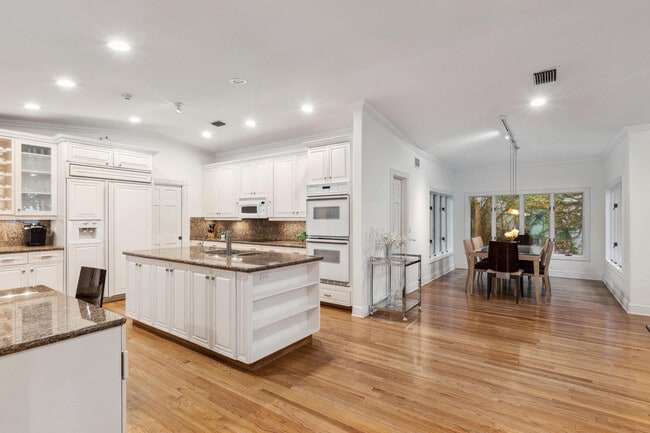 Building Photo - 3301 NE 16th St