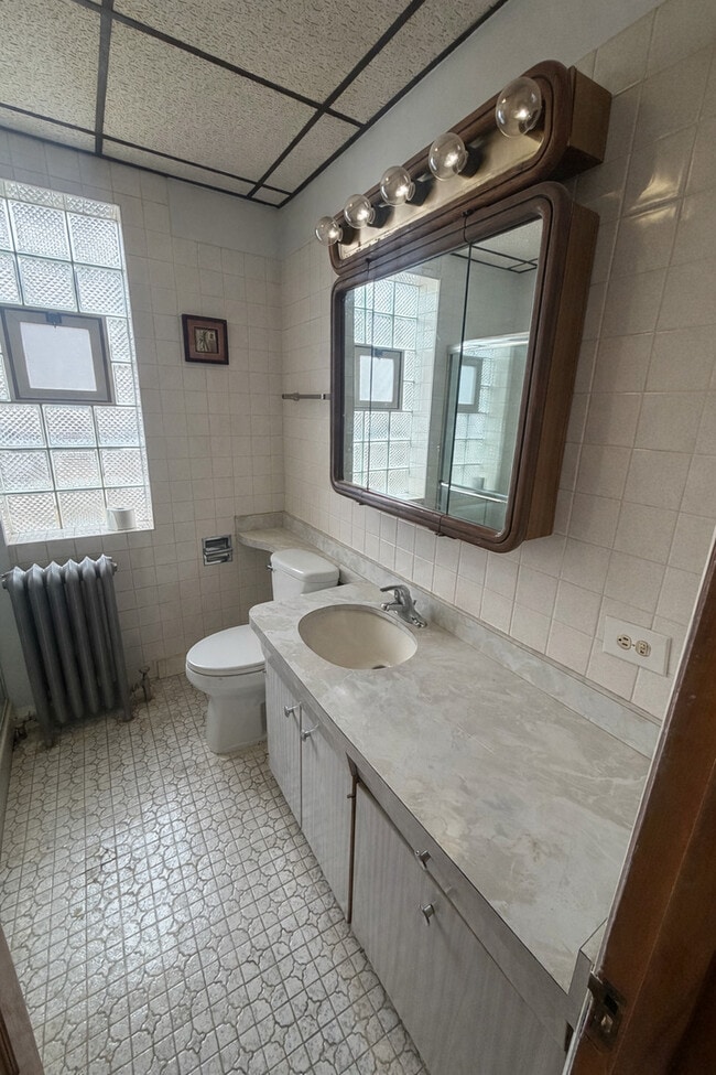 Building Photo - 5434 W School St