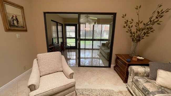 Building Photo - 6165 Sunny Pointe Cir