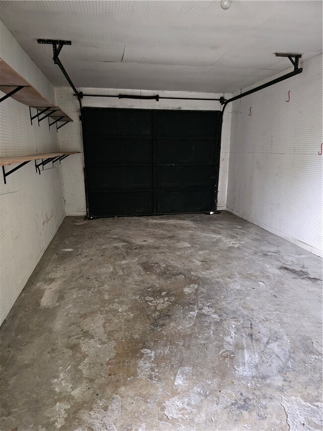 Building Photo - 708 S 23rd St