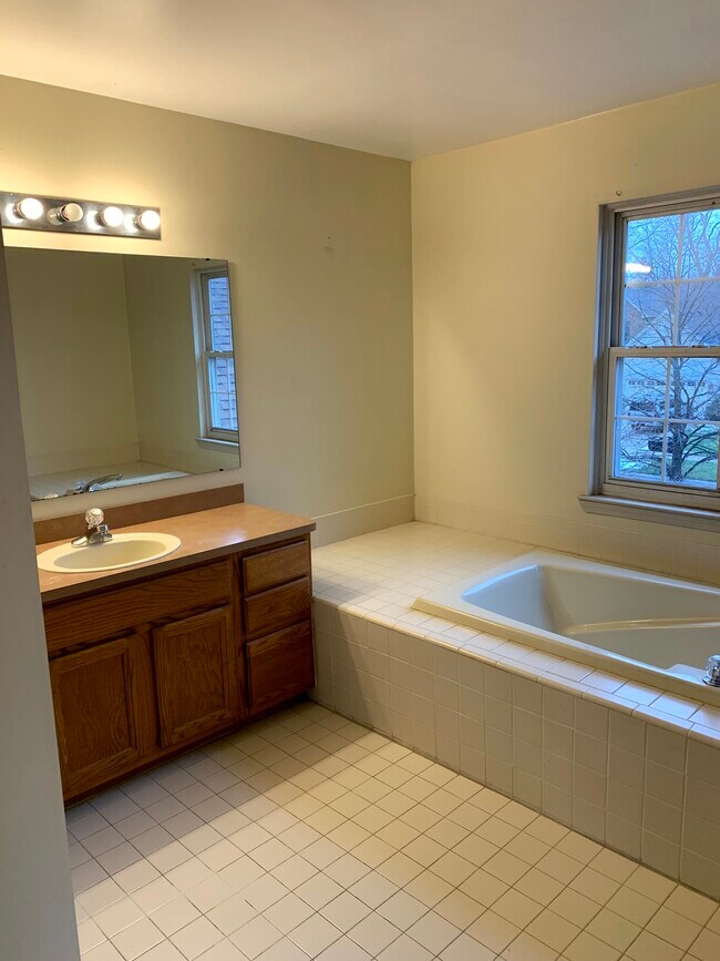 Building Photo - 29252 Autumn Ridge