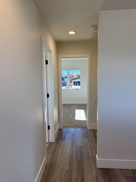 Building Photo - 20513 SE Dorset Pl