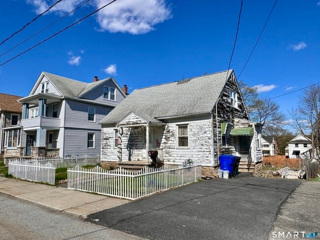 Building Photo - 163 Beechwood Ave