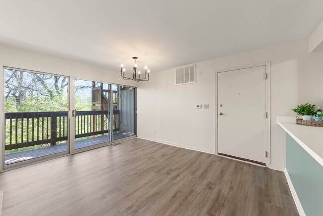 Building Photo - 5821 Oakwood Dr