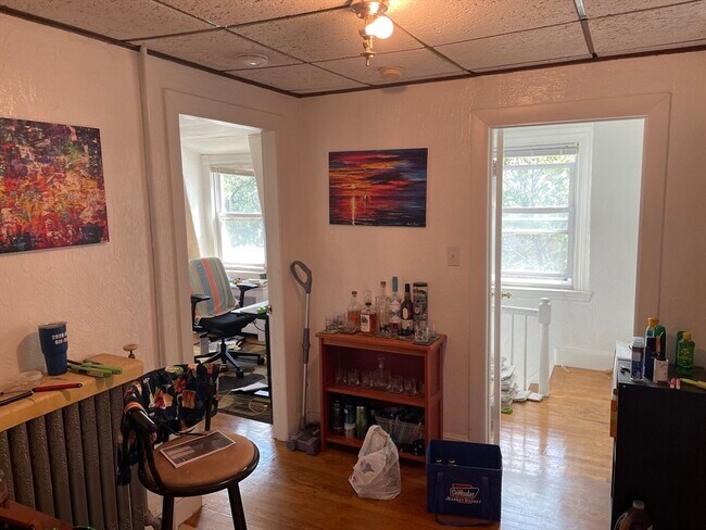 Building Photo - 18 Summit Ave