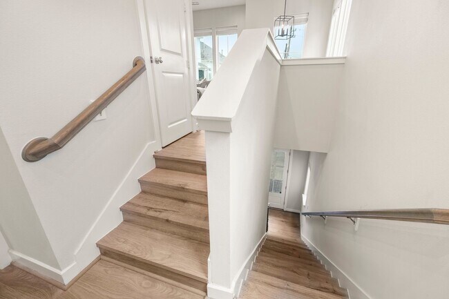 Building Photo - 726 Carriage Knls Dr