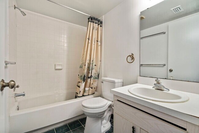 Building Photo - 16 Alcira Ct