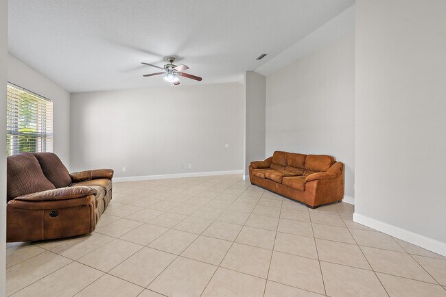 Building Photo - 12904 159th St N