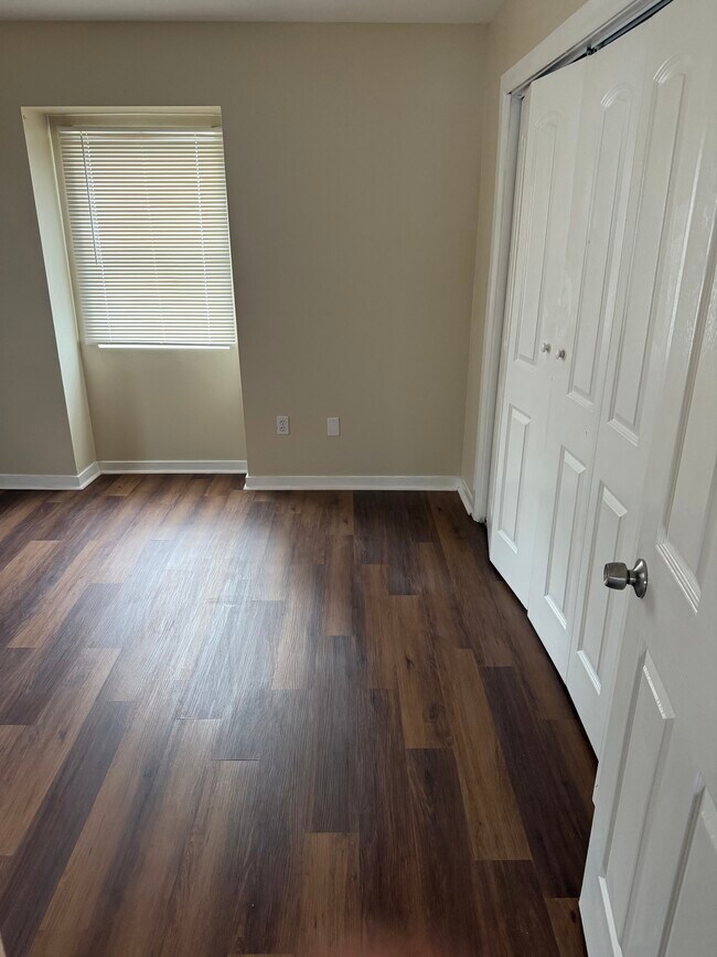 Building Photo - 2620 Angelique Dr