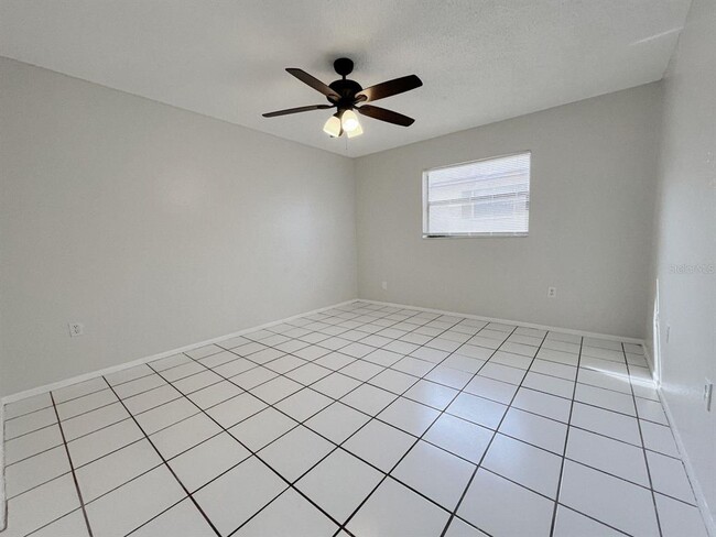 Building Photo - 5723 Silver Spur Dr