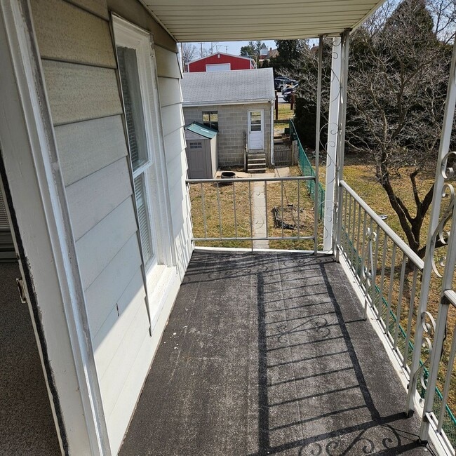 Building Photo - Bright 3 Bedroom, 1 Bath Home in Dallastown Schools!