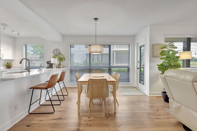 Building Photo - 334 Brackenwood Cir