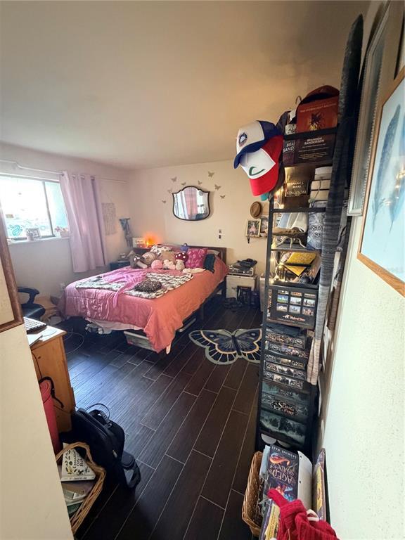 Building Photo - 720 N Village Dr