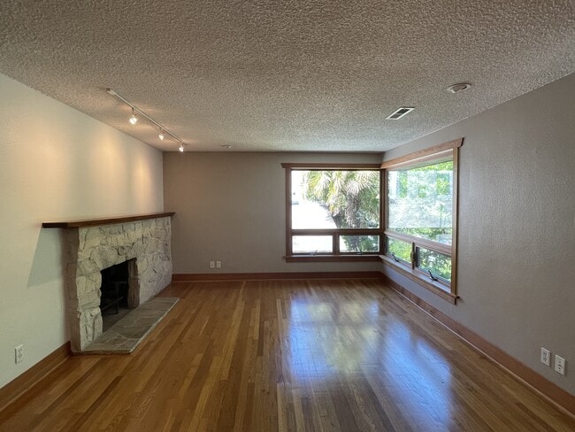 Building Photo - 6551 35th Ave SW