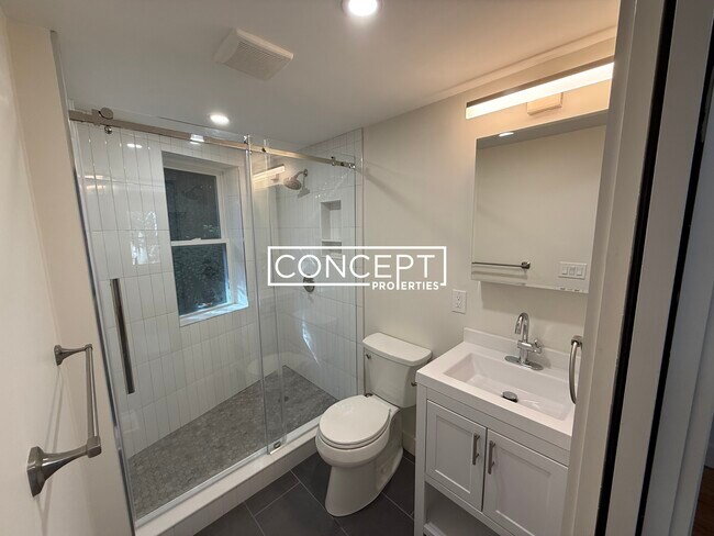 Building Photo - 38A Gibson St. Unit 5