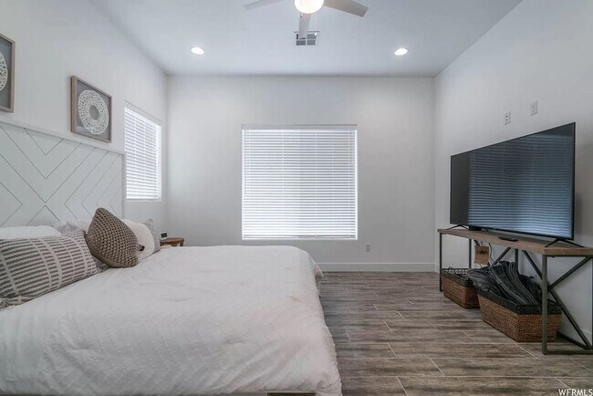 Building Photo - PETS ALLOWED!  Spacious & Modern 3-Bedroom Home for Rent Near Sand Hollow Reservoir