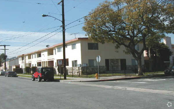Primary Photo - 729 Walnut St