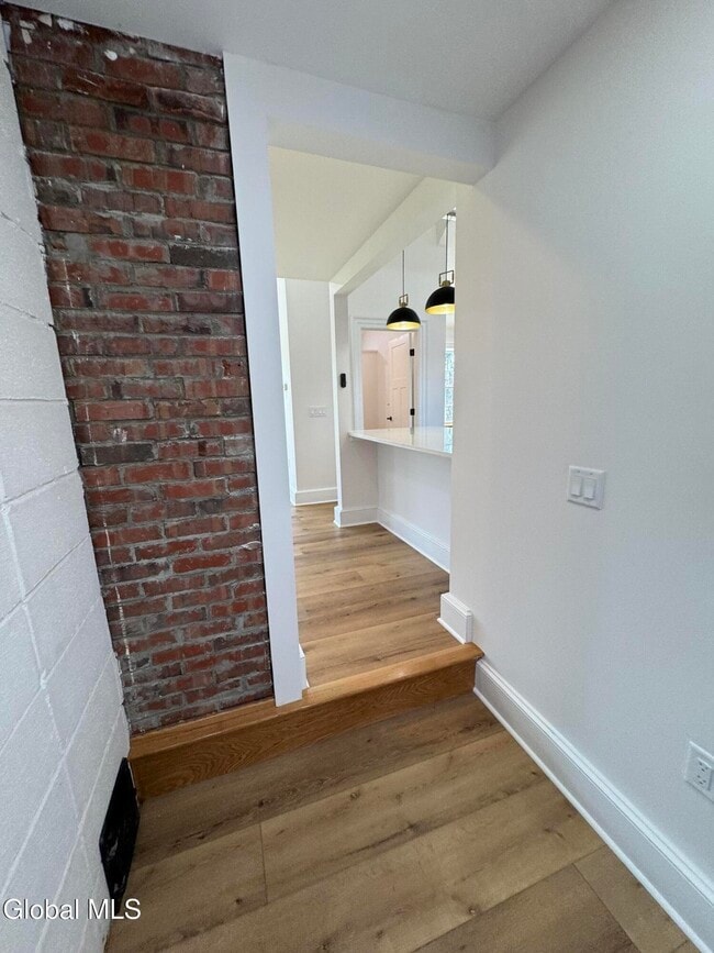 Building Photo - 675 Mac Elroy Rd