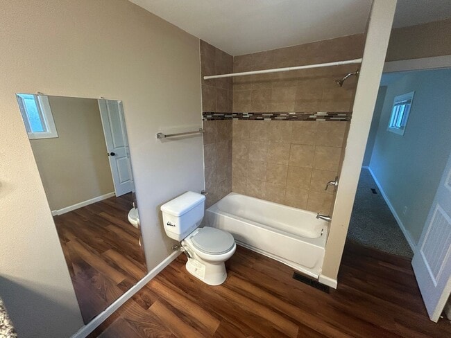 Building Photo - 3 Bed, 2 bath Rambler Home in Skyway, $3,150/mo.