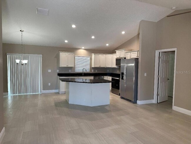 Building Photo - 14851 SW 48th Ave
