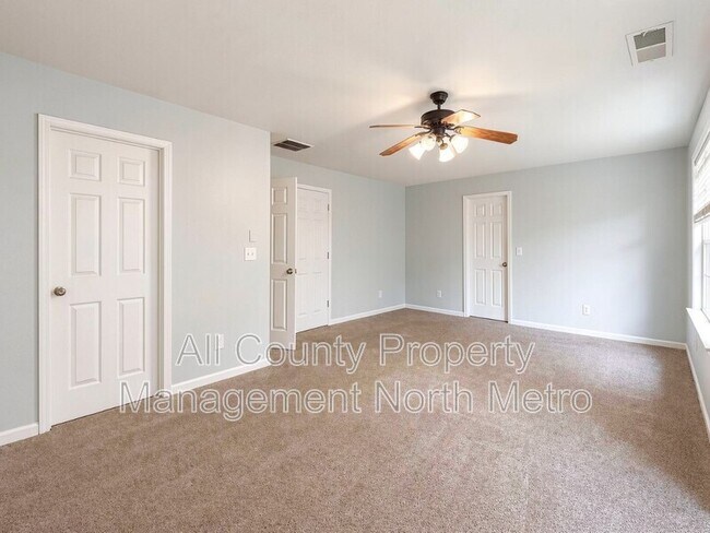 Building Photo - 2195 Highland Gate Dr