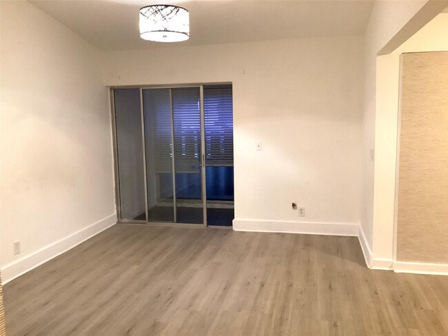 Building Photo - 5280 Bosque Ln