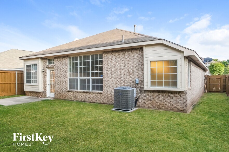 Building Photo - 9097 Brushy Creek Trail