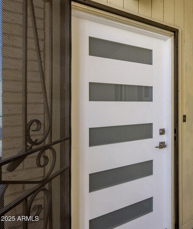 Building Photo - 6936 E 3rd St