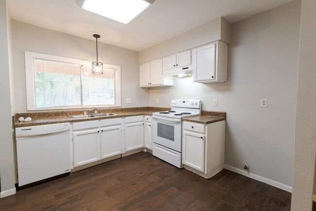 Building Photo - 1603 N Red Cedar Cir