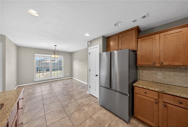 Building Photo - 402 SW Arch St