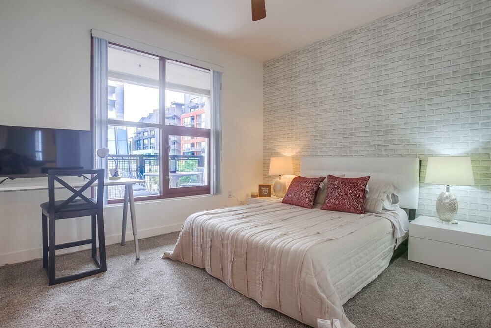 Building Photo - 1150 J St